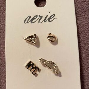 💥$10 or 3 or$15💥 Aerie set of 4 gold tone NYC pierced earrings NWT